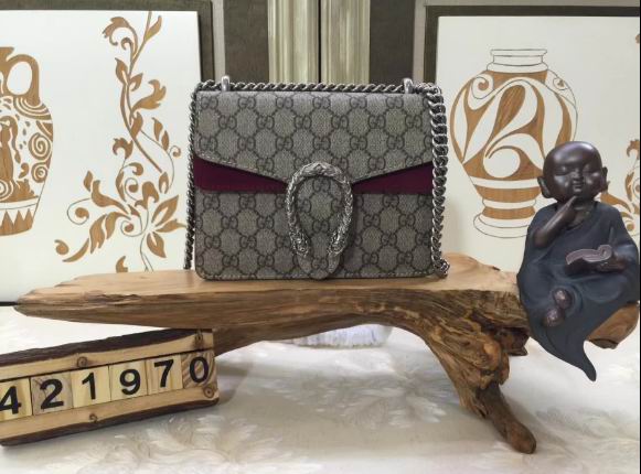  Gucci Dionysus GG Supreme Mini shoulder bag wine
