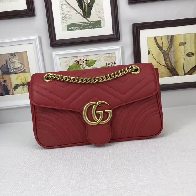  Gucci GG Marmont matelasse shoulder bag Red leather