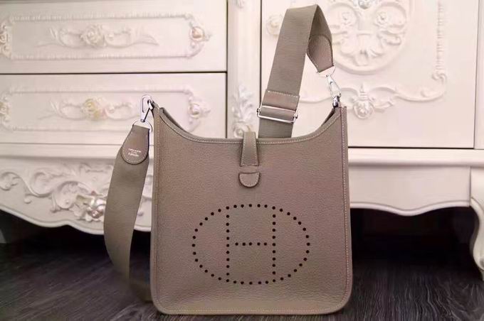  Hermes  Evelyne shoulder Bag in beige