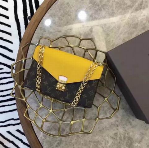  Louis Vuitton POCHETTE METIS Yellow