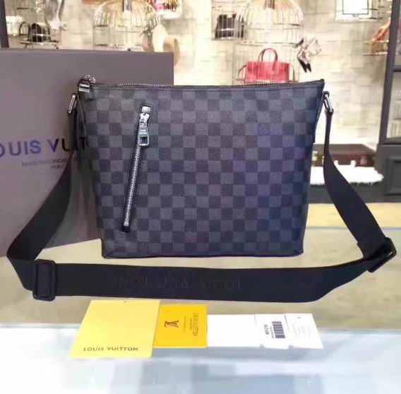  Louis Vuitton MICK PM