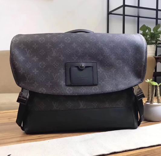  Louis Vuitton Messenger MM Voyager M40510