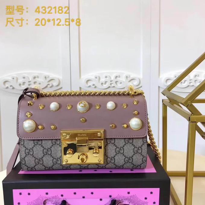  Gucci Padlock studded GG Supreme shoulder bag pink