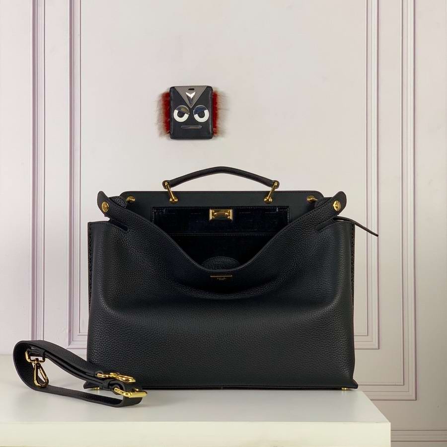  BLACK PEEKABOO ICONIC ESSENTIAL