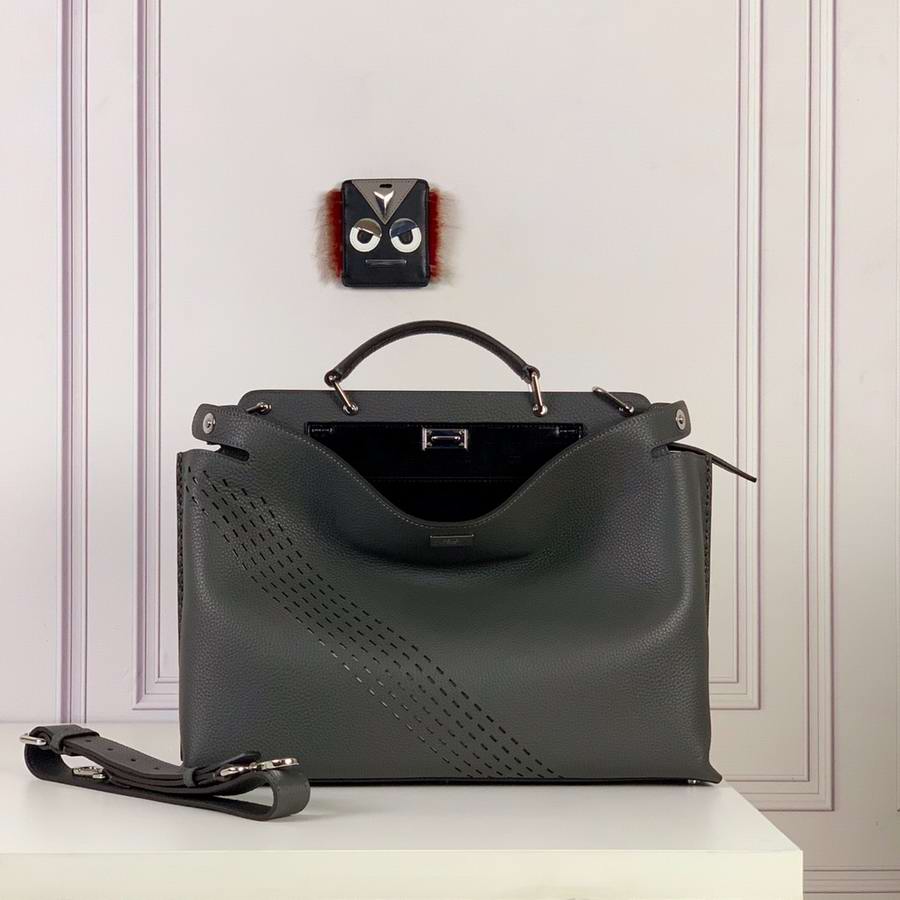  GRAY PEEKABOO ICONIC ESSENTIAL