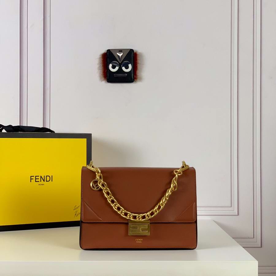  KAN U Brown leather bag