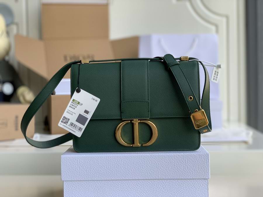  30 MONTAIGNE FLAP BAG Green Grained Calfskin