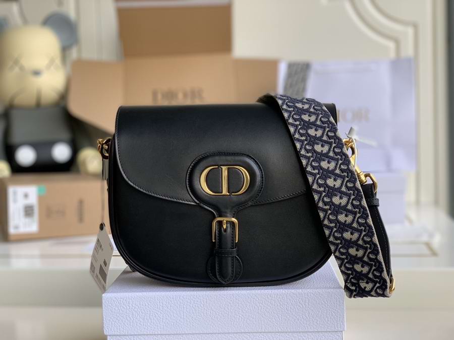  LARGE DIOR BOBBY BAG