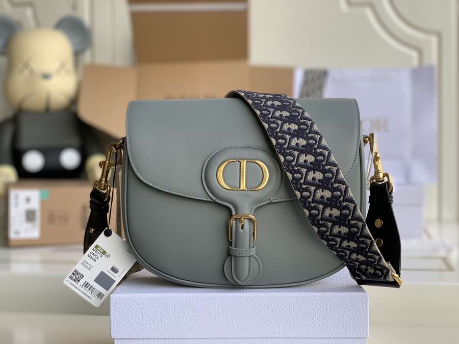  LARGE DIOR BOBBY BAG