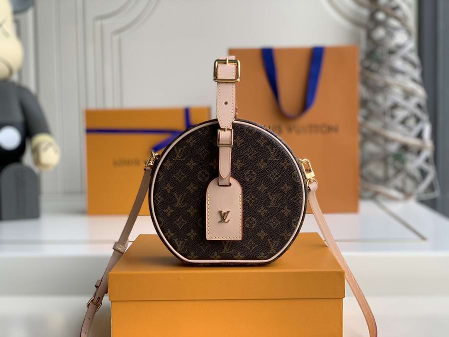  PETITE BOITE CHAPEAU