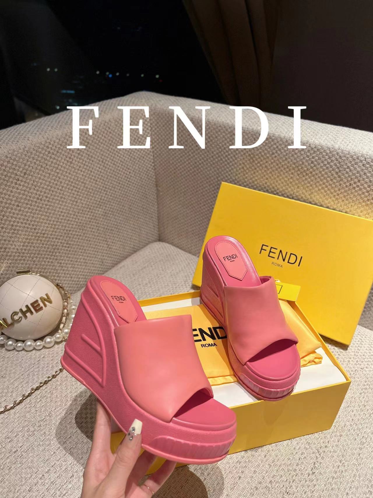 FENDI005