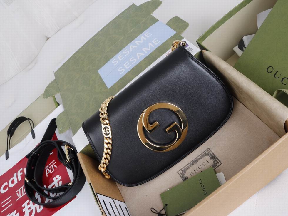  Gucci Blondie shoulder bag