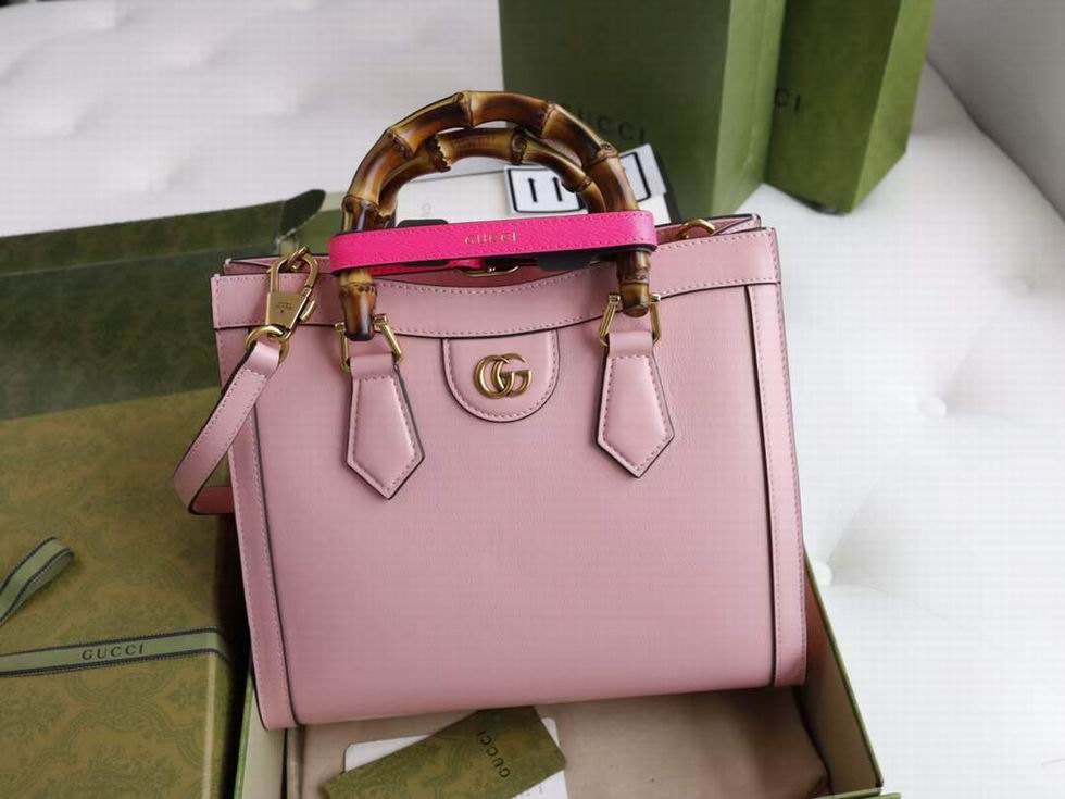  Gucci Diana small tote bag
