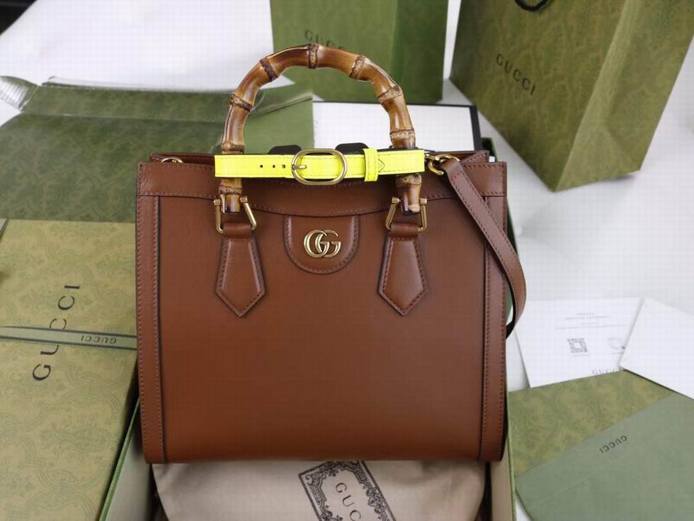  Gucci Diana small tote bag