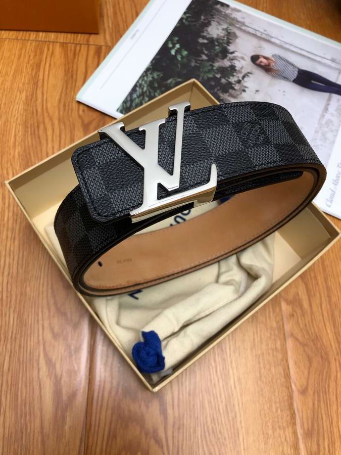  Louis Vuitton Belts044