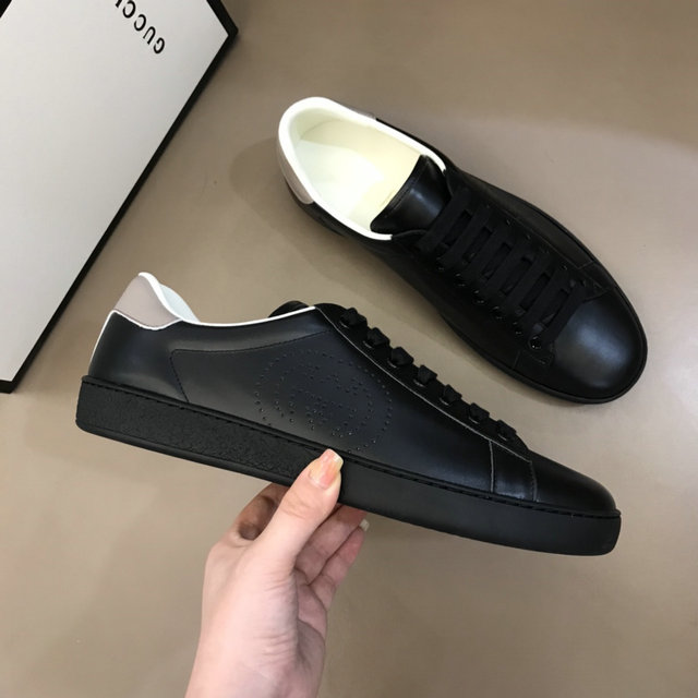  Men Gucci shoes 009