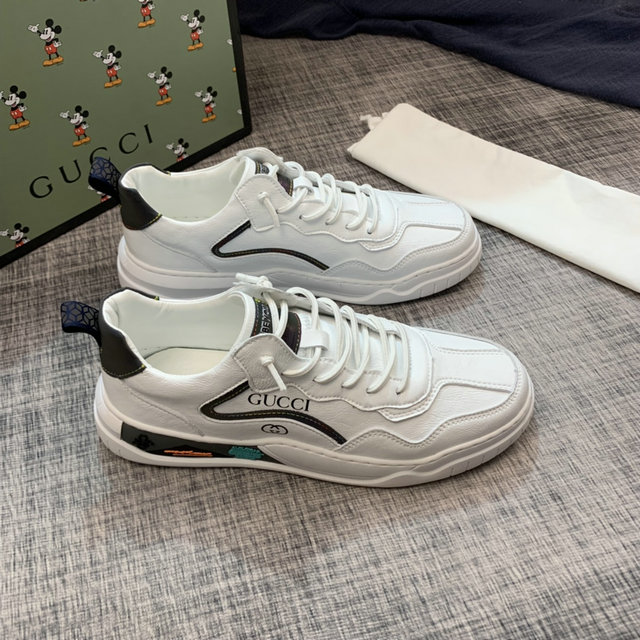  Men Gucci shoes 204