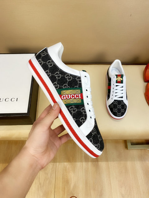  Men Gucci shoes 319