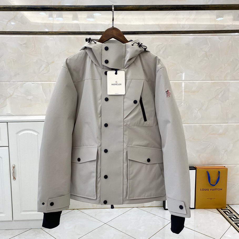  Men Moncler DownJackets002