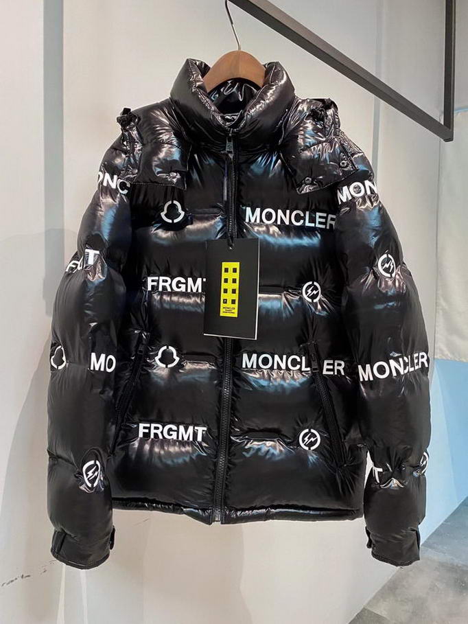  Men Moncler DownJackets005