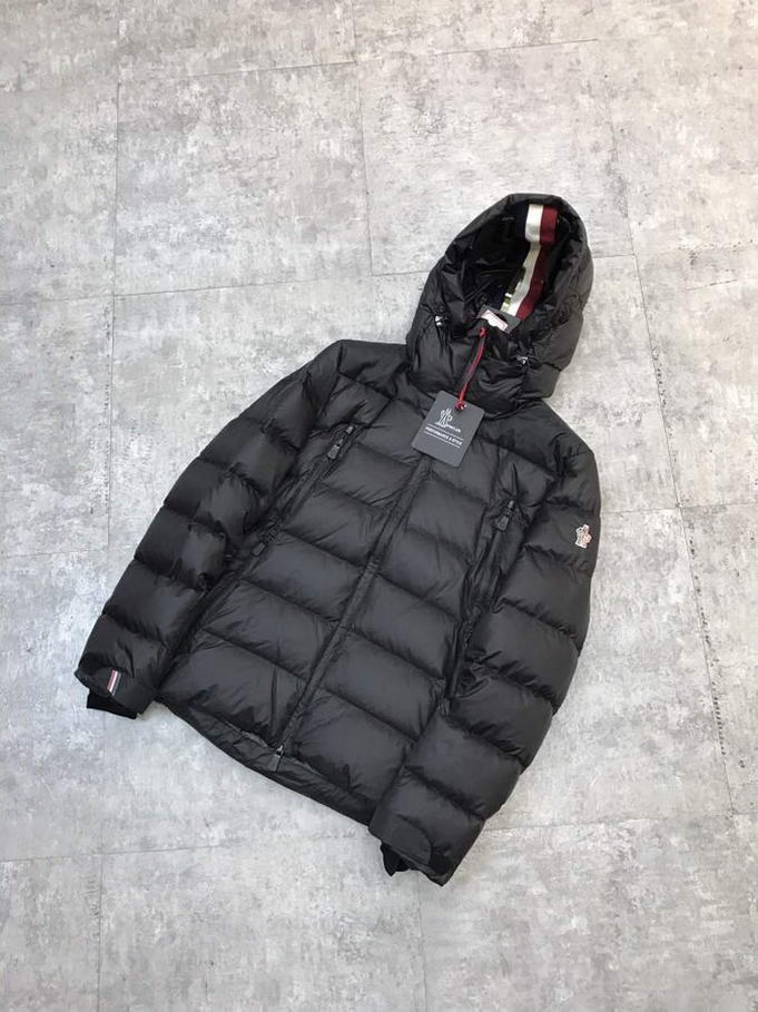  Men Moncler DownJackets018