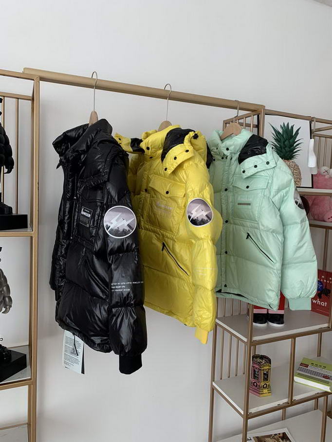  Men Moncler DownJackets035