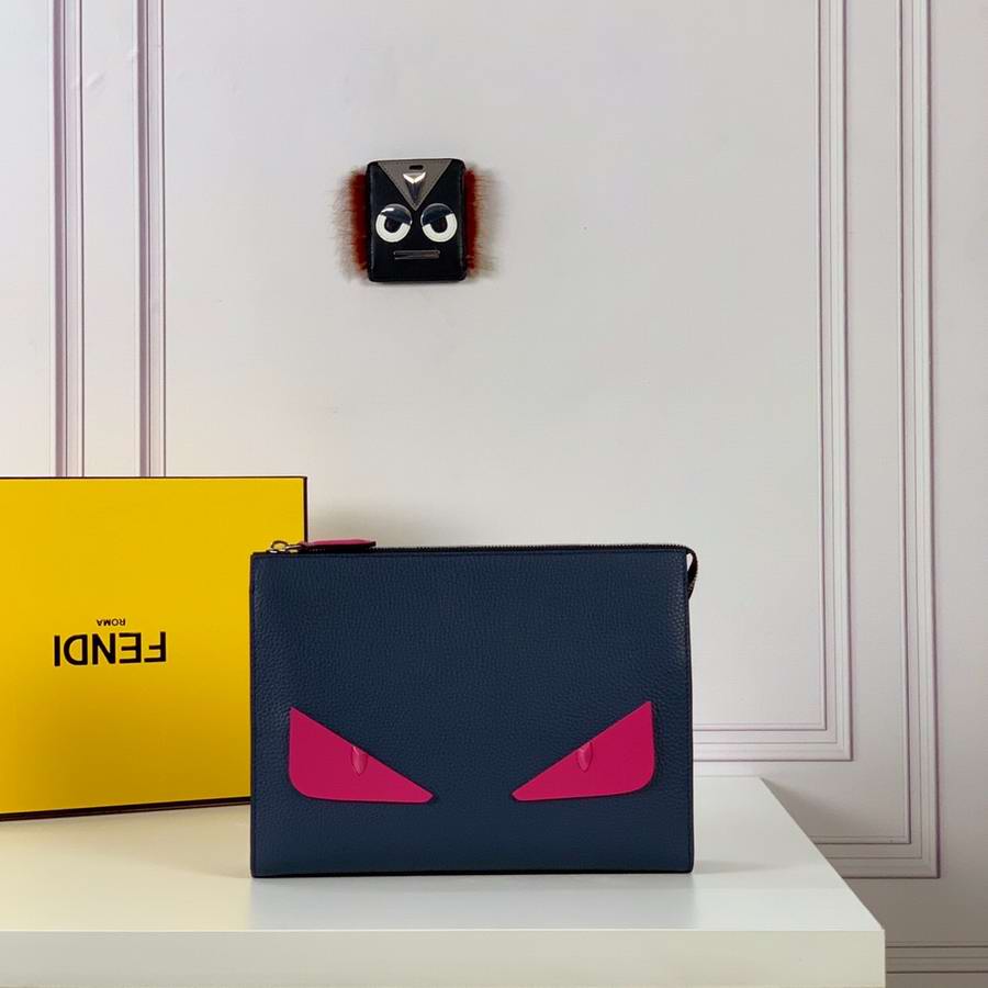  Fendi Pouch