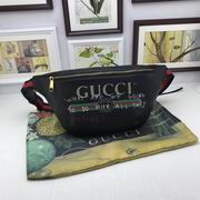 Gucci leather belt bag in black 