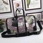 Gucci Tian GG Supreme duffle