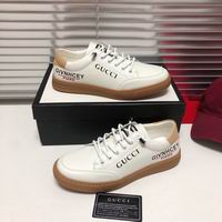 Men Gucci shoes 210