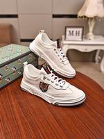 Men Gucci shoes 226
